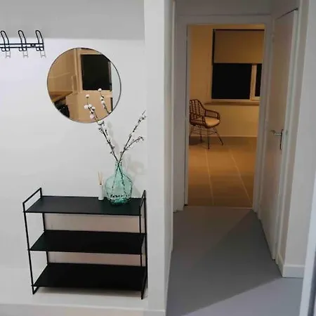 Ground Floor Apartment/wi-fi+free Parking